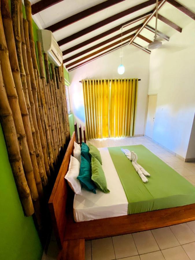 Surf N Spice - Hiriketiya Hotell Dikwella Eksteriør bilde