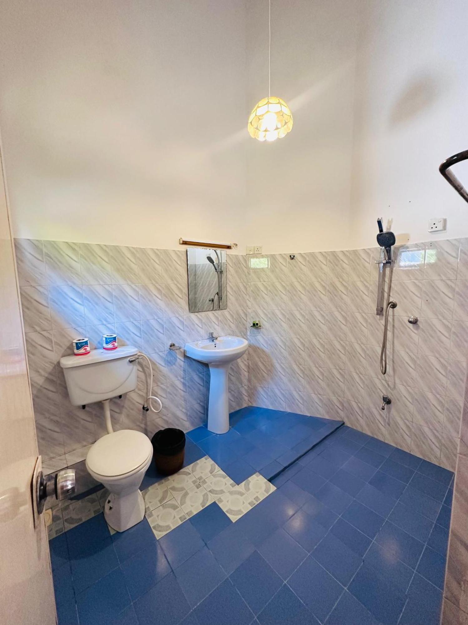 Surf N Spice - Hiriketiya Hotell Dikwella Eksteriør bilde